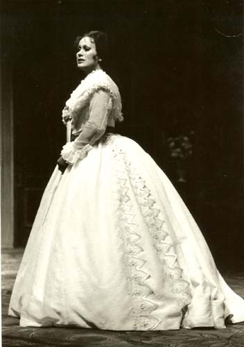 Kiri-Te-Kanawa-La-Traviata-